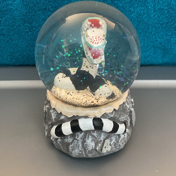 Beetlejuice Sand Worm Musical Snow Globe Funeral March of a Marionette - Picture 3 of 6